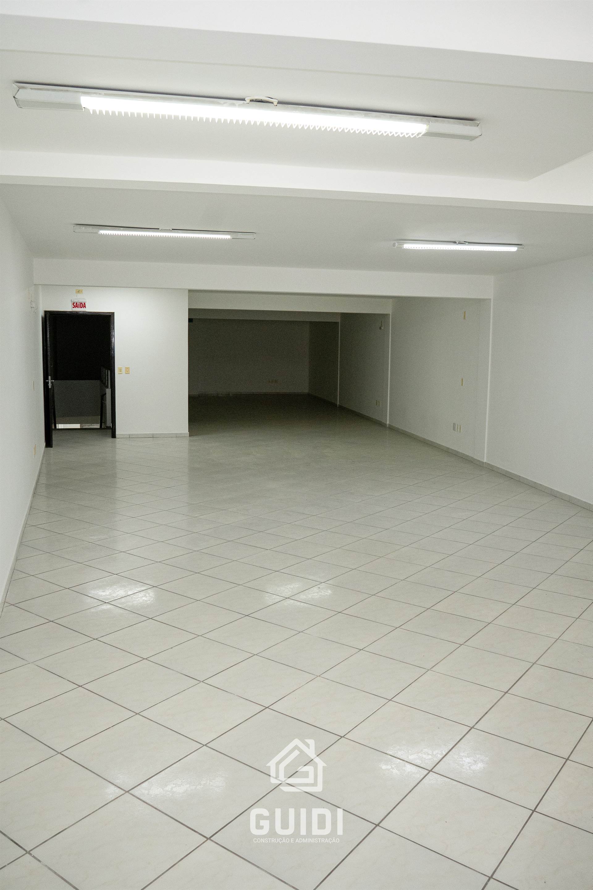 Sala Comercial Rua Henrique Lage